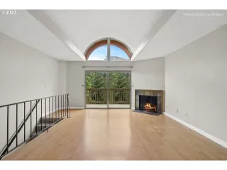 Photo #4: 23561443 Listing