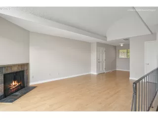 Photo #6: 23561443 Listing