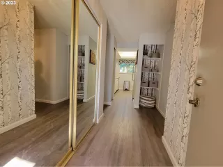 Photo #4: 23561764 Listing 