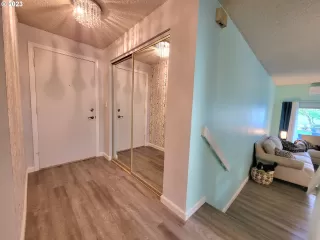 Photo #5: 23561764 Listing 