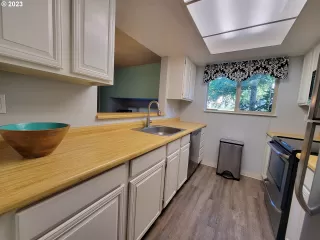 Photo #6: 23561764 Listing 