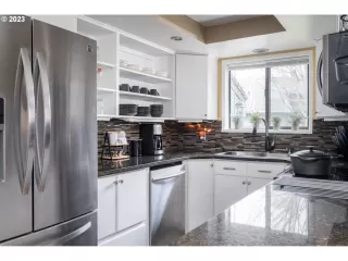 Photo #6: 23562519 Listing 