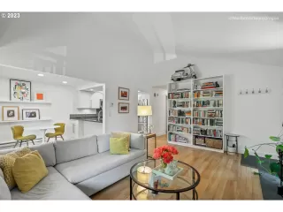 Photo #6: 23562851 Listing 