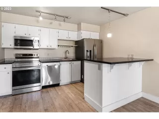 Photo #2: 23562868 Listing 