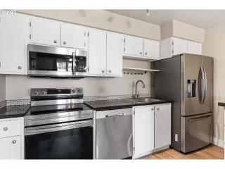 Photo #3: 23562868 Listing 