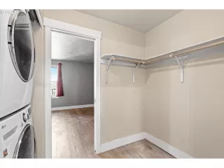 Photo #6: 23562868 Listing 