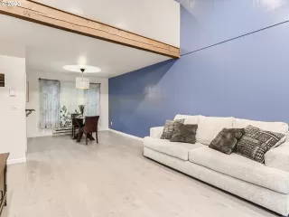 Photo #4: 23563054 Listing