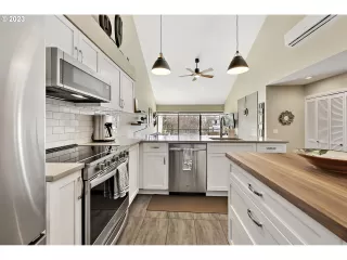 Photo #1: 23564240 Listing