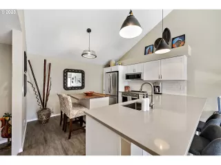 Photo #3: 23564240 Listing