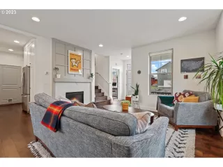 Photo #5: 23564987 Listing 