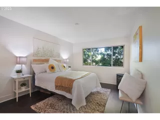 Photo #4: 23566627 Listing