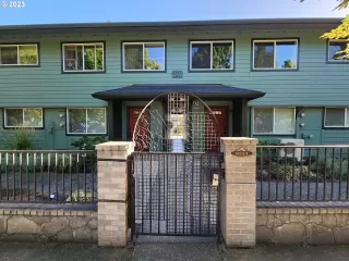 Photo #1: 23566698 Listing