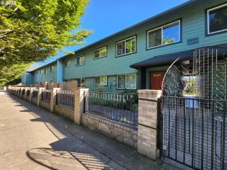 Photo #2: 23566698 Listing