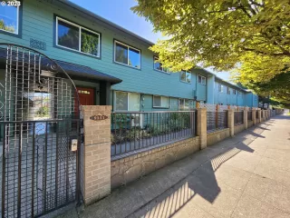Photo #3: 23566698 Listing