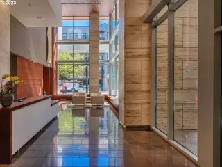 Photo #2: 23567172 Listing