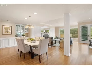 Photo #5: 23567651 Listing