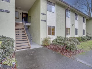 Photo #2: 23569218 Listing 