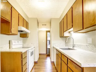 Photo #4: 23569218 Listing 