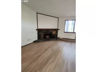 Photo #2: 23569374 Listing