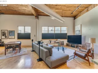 Photo #2: 23569803 Listing