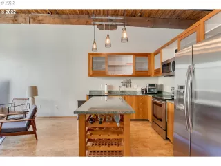 Photo #4: 23569803 Listing