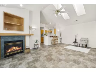 Photo #6: 23570041 Listing