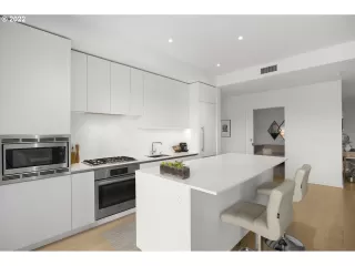 Photo #6: 23571995 Listing 