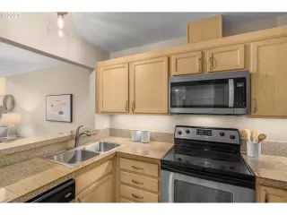 Photo #5: 23573460 Listing 