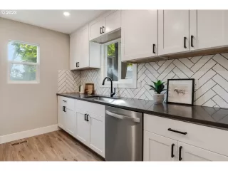 Photo #6: 23573655 Listing 