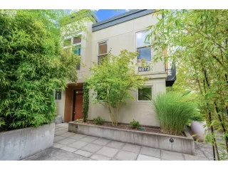 Photo #6: 23573942 Listing