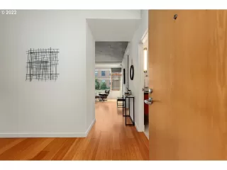 Photo #2: 23574461 Listing 