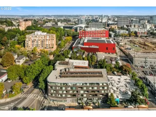 Photo #4: 23574461 Listing 