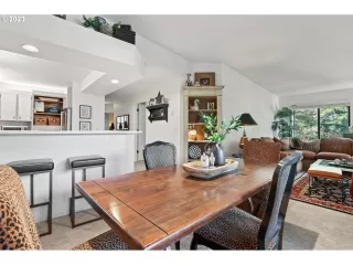 Photo #6: 23574903 Listing