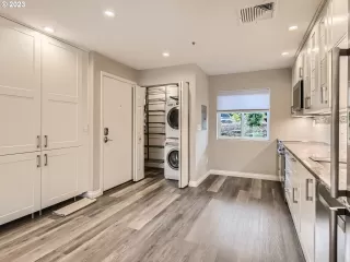 Photo #6: 23575486 Listing