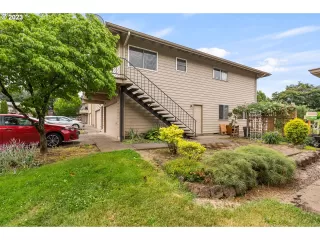 Photo #1: 23575660 Listing