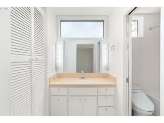 Photo #6: 23576648 Listing