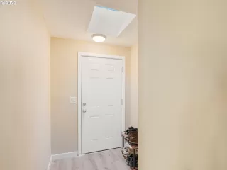 Photo #6: 23577162 Listing