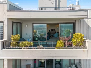 Photo #2: 23577209 Listing