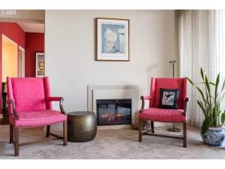 Photo #6: 23577209 Listing