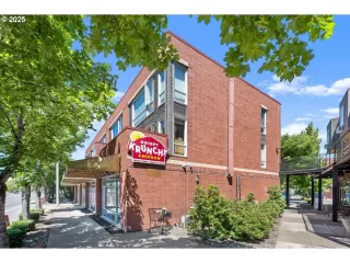 More Details about MLS # 235784639 : 17040 SW WHITLEY WAY 202