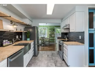 Photo #1: 23578720 Listing