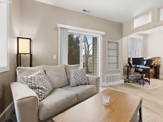 Photo #3: 23580389 Listing