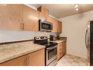 Photo #6: 23580816 Listing 