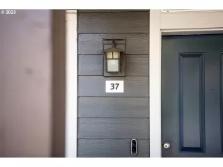 Photo #5: 23581064 Listing