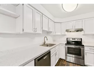 Photo #3: 23582243 Listing 