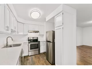 Photo #4: 23582243 Listing 