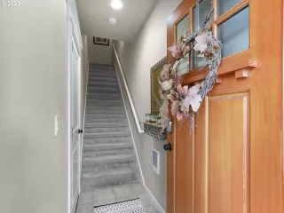 Photo #2: 23582603 Listing