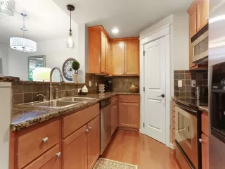 Photo #3: 23582603 Listing