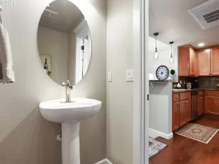 Photo #6: 23582603 Listing