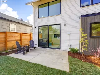 Photo #2: 23582713 Listing